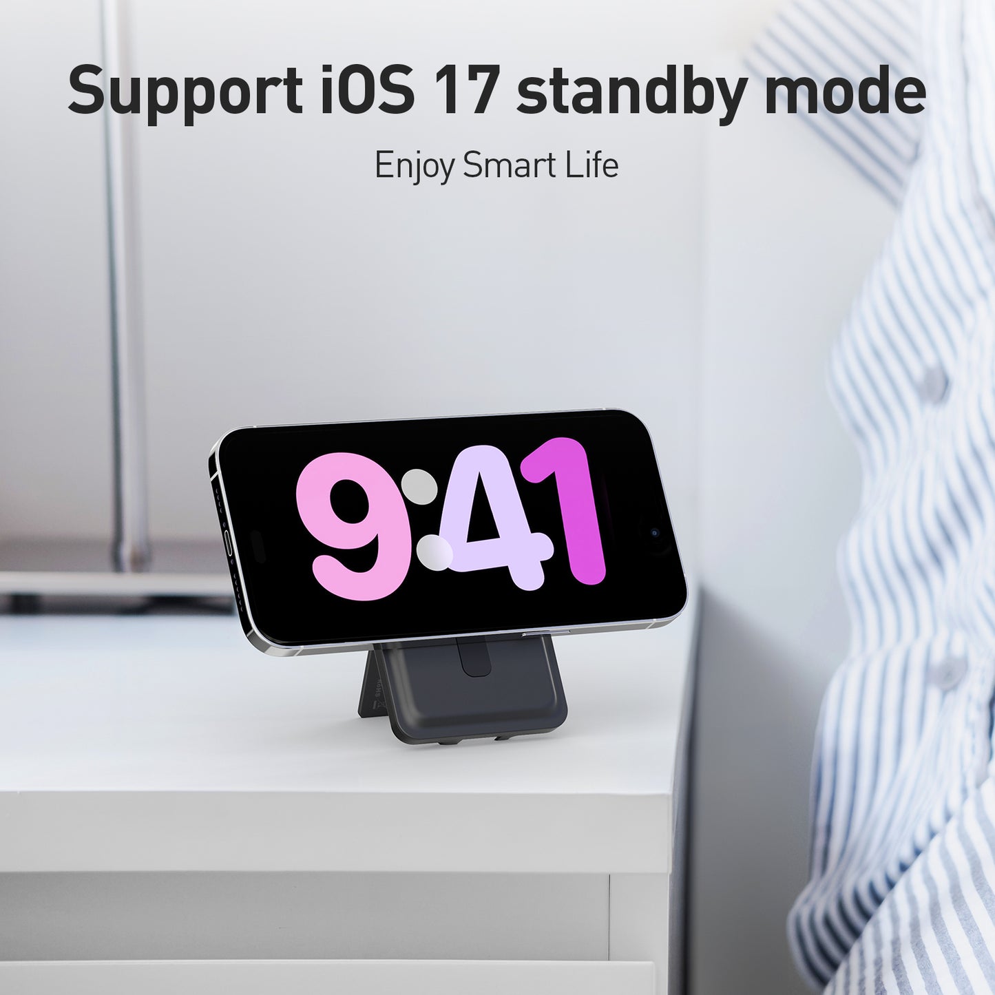 iWALK 5000mAh USB-C Port Magnetic Portable Charger with Stand