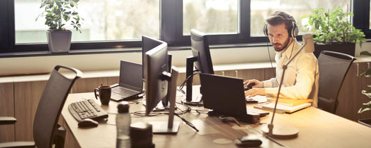 Stand Power Bank vs Traditional Power Bank: The Ultimate Guide for Office Workers