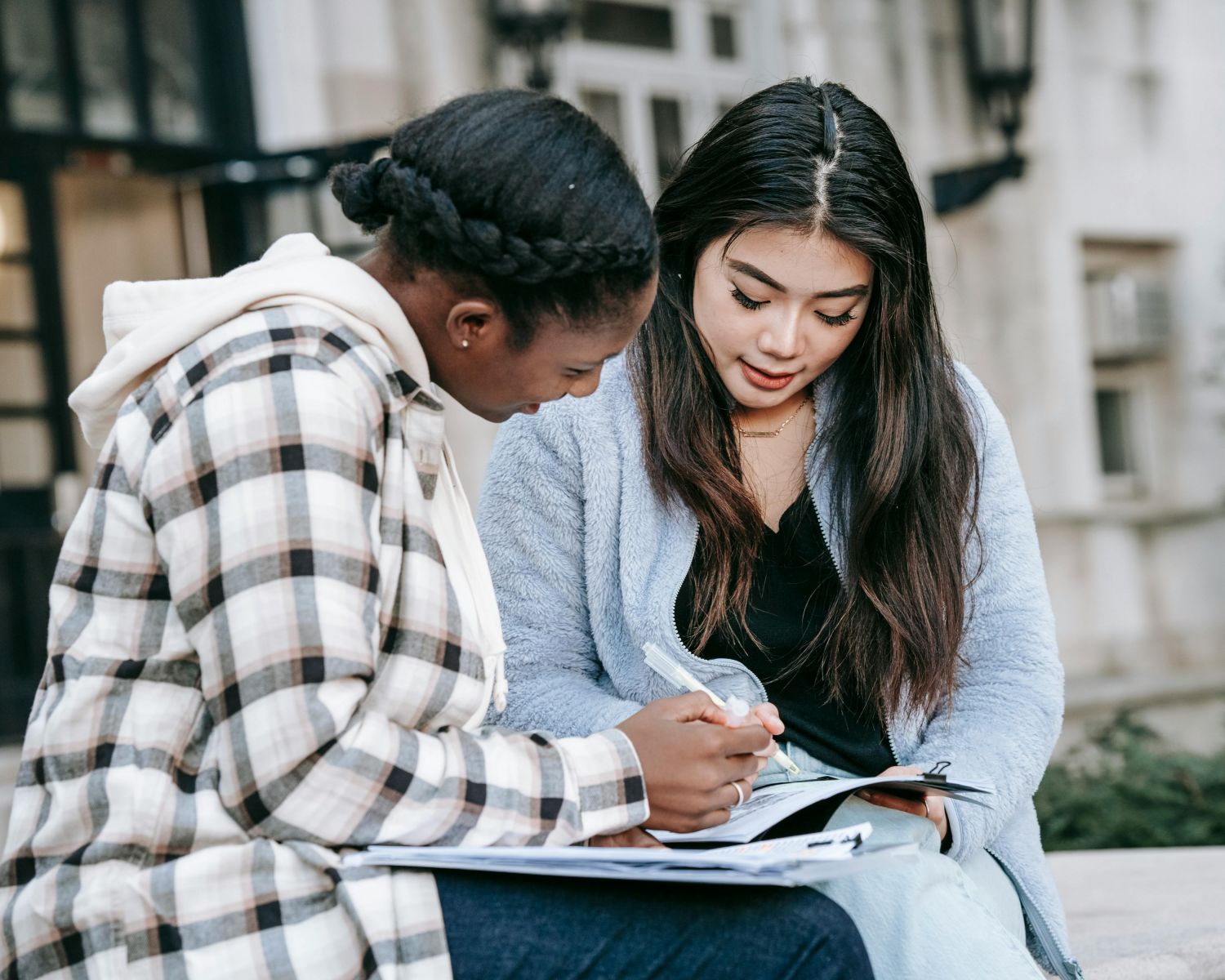 Back-to-College Tech: Essential Gadgets & Portable Chargers 2025